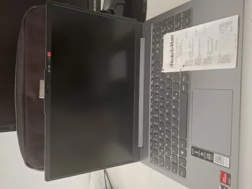 IdeaPad Slim 3 15AMN8  R5-7520U