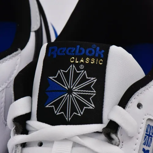 REEBOK CLASSIQUE LEATHER / متوفرة كل المقاسات بسعر معقول / original