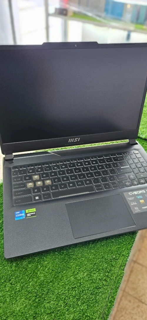 MSI CYBORG 15 A12V i7-12650H ram16 GPU rtx 4060 8gb