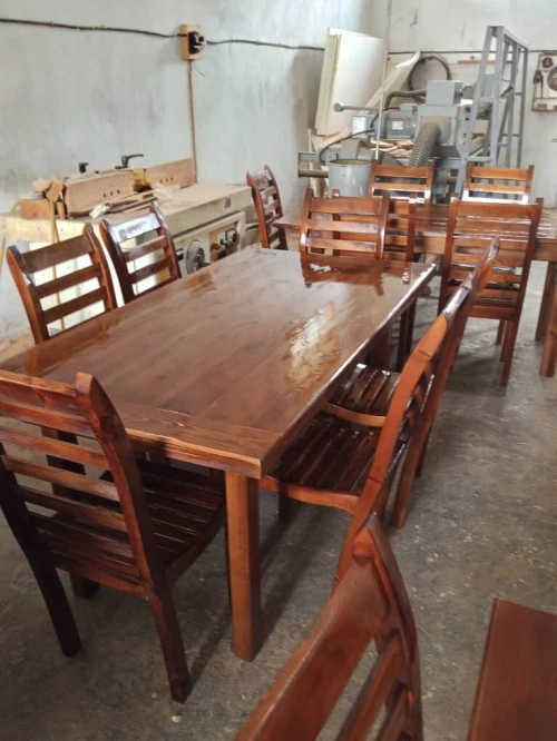 Table ( 6 chaises )
