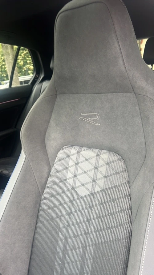Volkswagen Golf 8 2025 Pro R-line