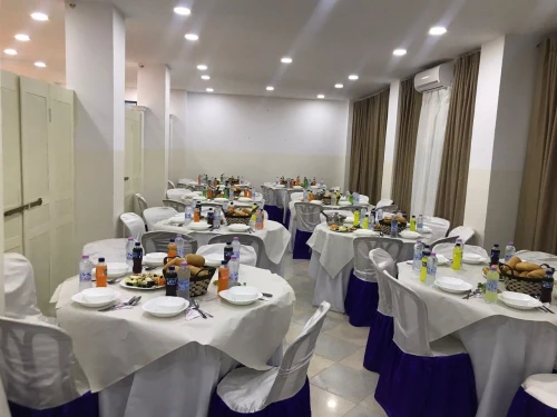Salle des fêtes et de dîner 