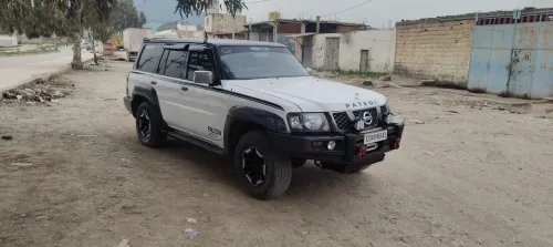 Nissan Nissan patrol 2010 Nissan batrol 4800 VT