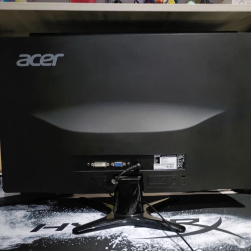 Écran Acer 24" DVI/VGA avec défaut