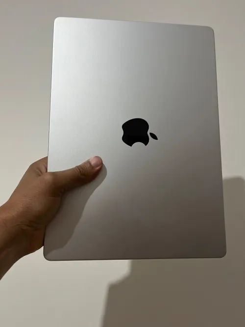 MacBook m4 max 36Gb 1Tera 14 pouce cycle 10 