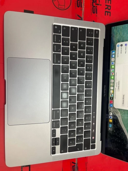 Macbook pro M1 2020 Ram 8go ssd 2to ecran 13,3 Cycle 158 Prix 140,000 da