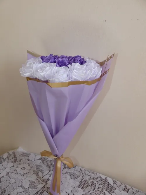 Bouquets de fleurs en satin 