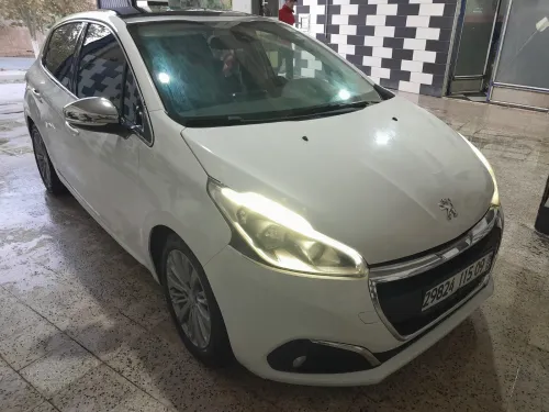 Peugeot 208 2015 Allure Facelift