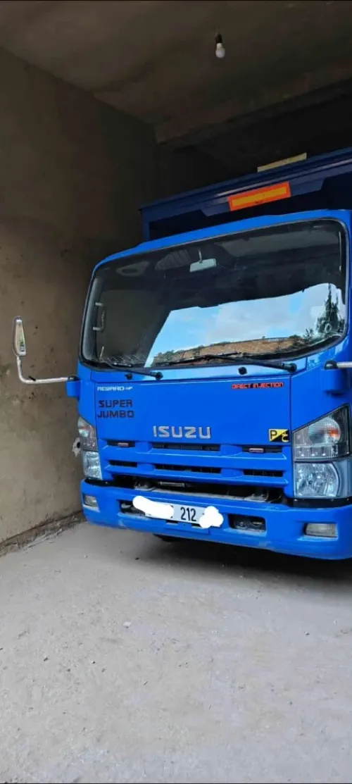 Isuzu super Isuzu 2012