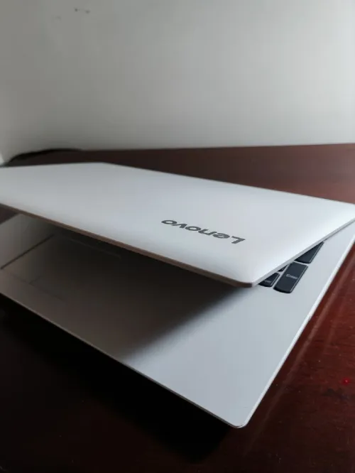 lenovo i3 6em génération 80HX