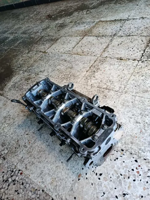 Culasse caddy 1.6 essence 2007-2009