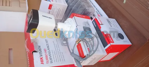 Pack Xvr 4 sortie avec disk dur 500ga avec 3 caméra intérieure 2mg audio avec caméra extérieure 