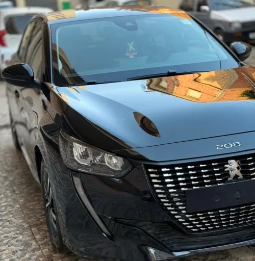 Peugeot 208 2023 Allure Pack