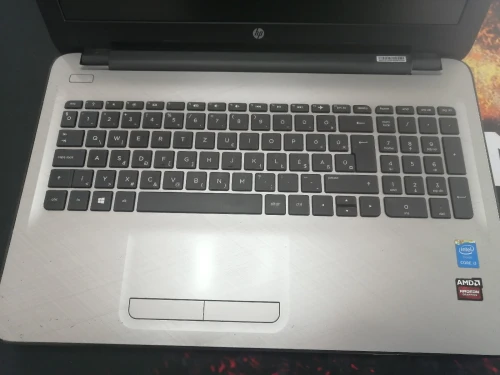 Pc Portable HP i3(5th)+VGA AMD 2GB