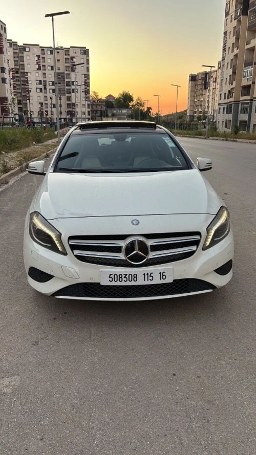 Mercedes Classe A 2015 180  Exclusif +
