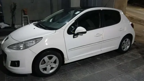 Peugeot 207 2012 