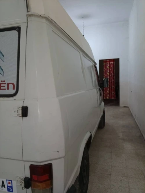 PEUJEOT J5 1994