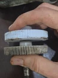 Essuie-Glace  Fabrication de Pignon d Essuie-Glace Réparation Fiable & Économique
