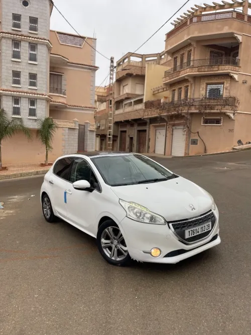 Peugeot 208 2013 Allure 6 vitesses