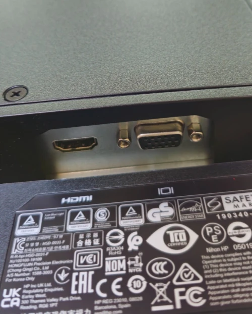 ÉCRAN HP P204V 20" LED HD + HDMI + VGA
