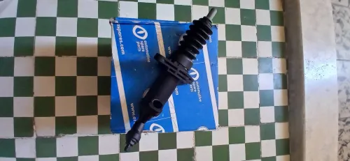 Emetteur et recepteur d'embrayage  BMW