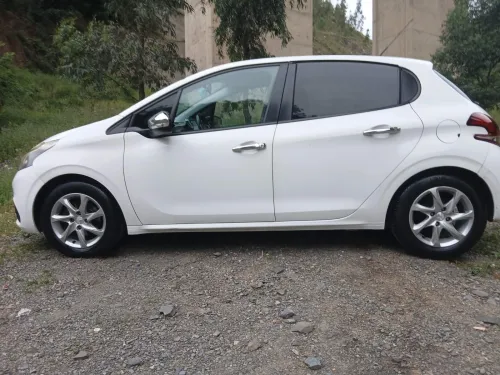 Peugeot 208 2016 Active Facelift