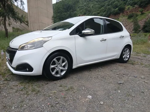 Peugeot 208 2016 Active Facelift
