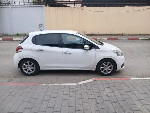 Peugeot 208 2016 Active Facelift