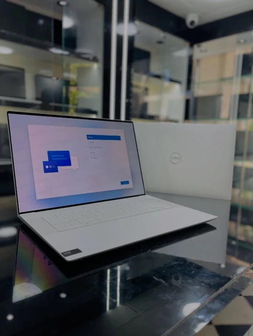 DELL XPS 9640 ULTRA 9 185H 32GB 1TB SSD RTX 4070 8GB VRAM OLED TACTILE NEUF JAMAIS UTILISE