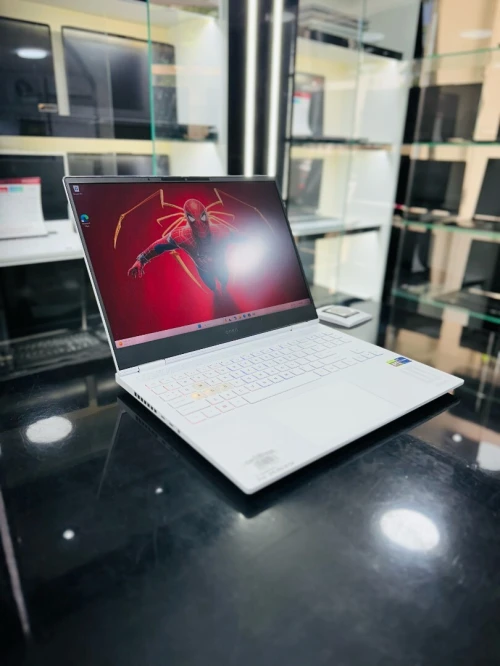 HP OMEN 16 WHITE EDITION I9-13900Hx 16GB DDR 5 512GB SSD NVME RTX 4070 8GB 2K 240Hz