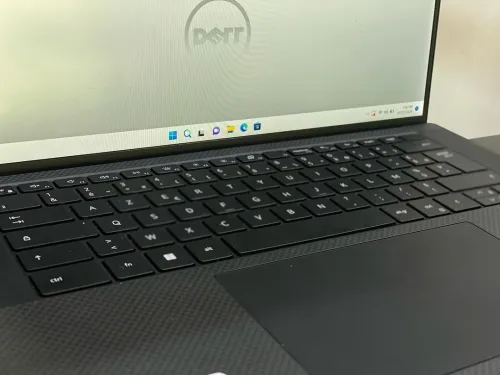 DELL PRECISION 5550  i7-10850H 16GB  512GB SSD QUADRO T2000