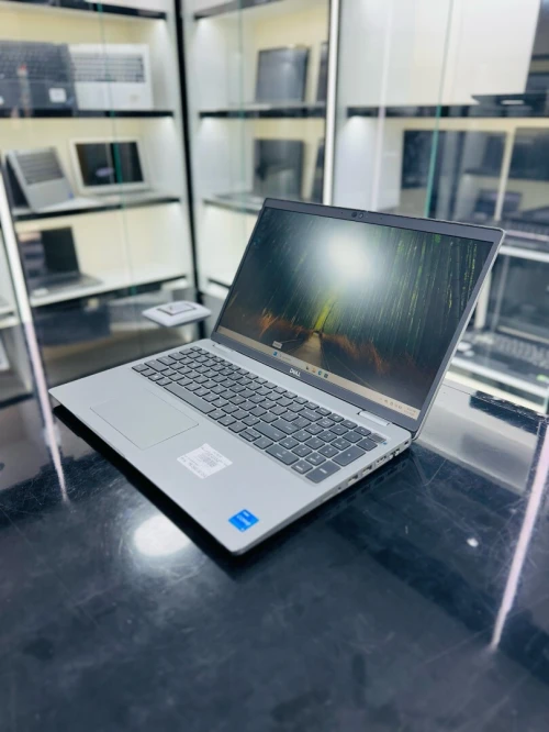 DELL LATITUDE 5530 I5-1235U 16gb 256gb ssd nvme