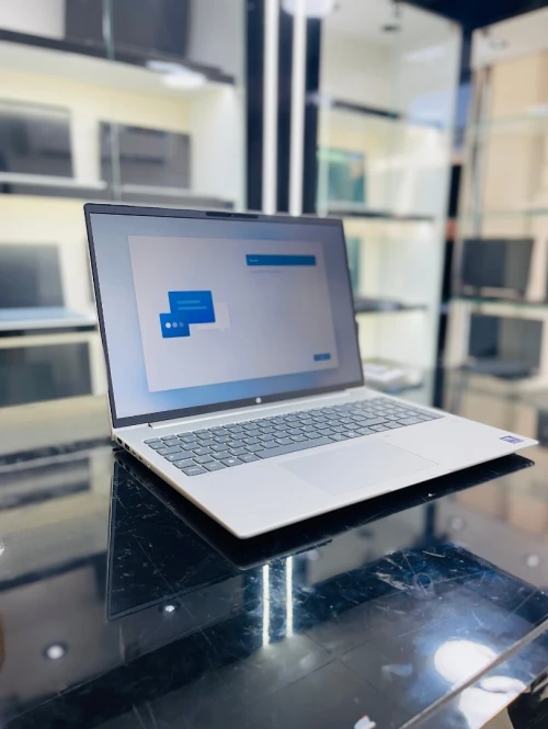 HP PROBOOK 460 G11 ULTRA 5 125U 8GB DDR 5 256 SSD NVME JAMAIS UTILISE