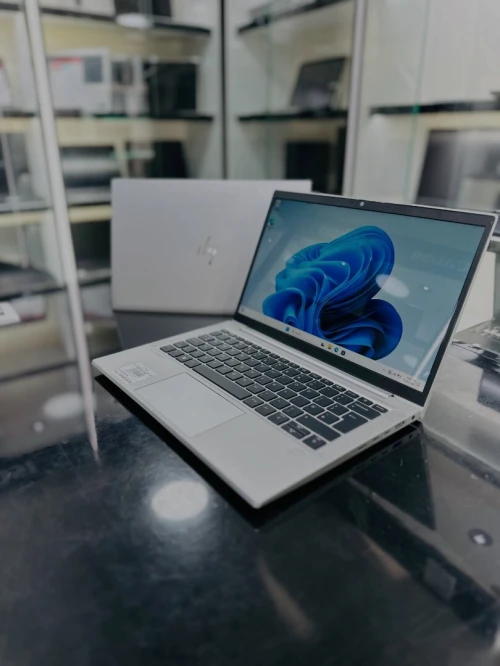 HP ELITEBOOK 835 G8 RYZEN 5 PRO 5650U 8GB 256GB NVME
