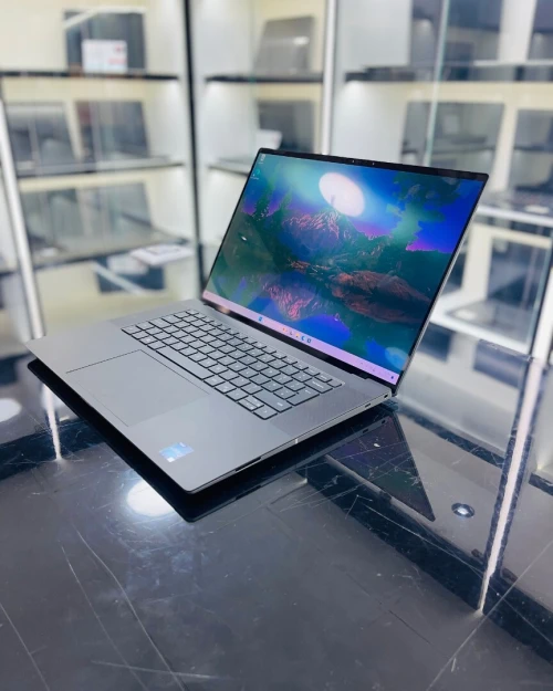 DELL PRECISION 5680 OLED 4k TACTILE I7-13800H 32GB 1TB RTX A1000 ADA 6GB VRAM