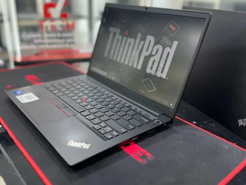 LENOVO THINKPAD E14   i7-1165g7 16GB 512GB SSD