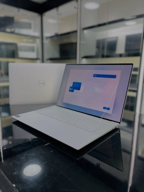 DELL XPS 9640 ULTRA 7 155H 16GB 1TB 4050 6GB VRAM
