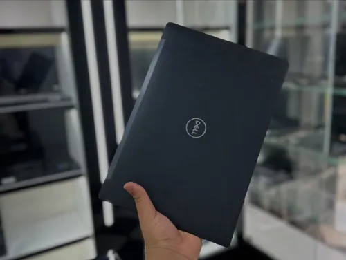 DELL LATUTUDE 7390  I7-8650u 16GB 256GB SSD