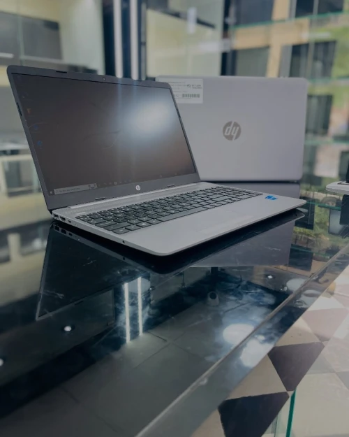 HP 250 G8 I5-1135G7 16GB 512GB SSD 