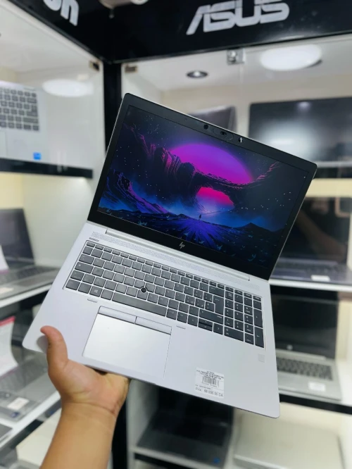 HP ELITEBOOK 755 G5  RYZEN 7 PRO 2700U 8GB 256GB SSD AMD RADEON VEGA 10 1GB VRAM