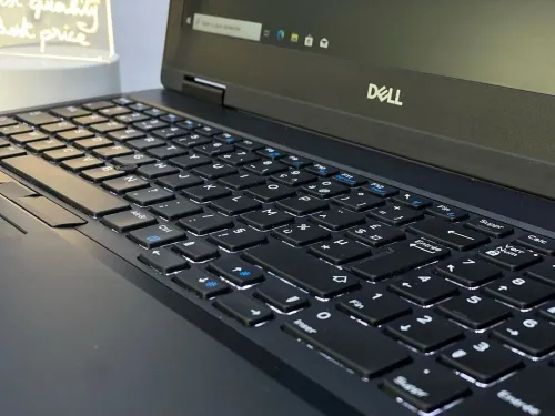 DELL PRECISION 7530 i7-8850H 16GB 512GB SSD QUADRO P1000