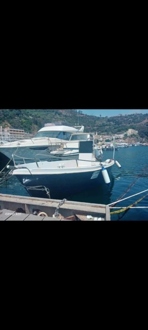 Bateau 5.35 juba marine avec moteur Yamaha 60  très bonne état skikda post à qui stora