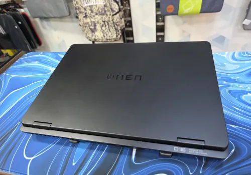 HP OMEN GAMING 16 CORE 7 240H RTX 5060 8GB 32GB DDR5 1000GB SSD 16P 144HZ