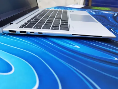 HP ELITEBOOK 830 G10 I7 13ÈME 32GB DDR5 512GB 13.3P IPS FHD