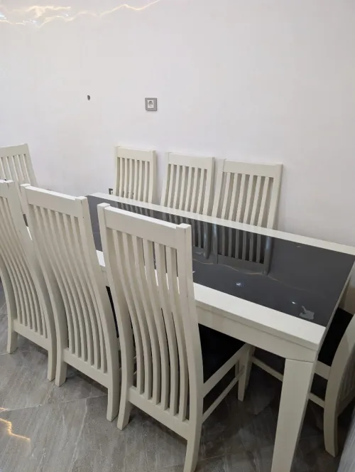 Table 8 places prix 90000