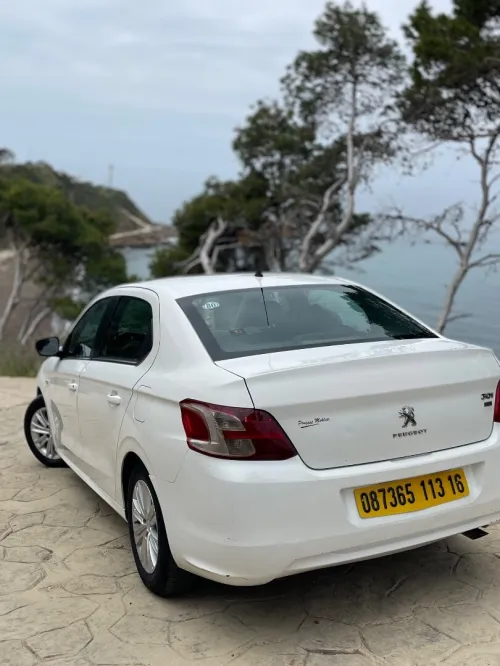 Peugeot 301 2013 Allure