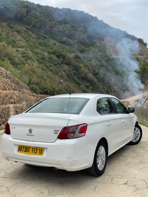 Peugeot 301 2013 Allure