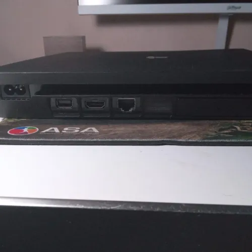 ! بحالة ممتازة / فرصة لا تعوّض لعشاق الألعاب PS4 Slim