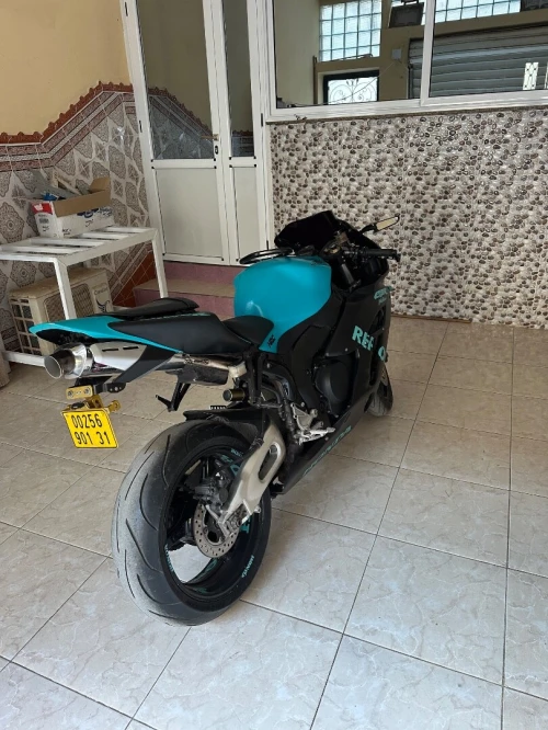 Honda CBR 1000RR SC57 2005