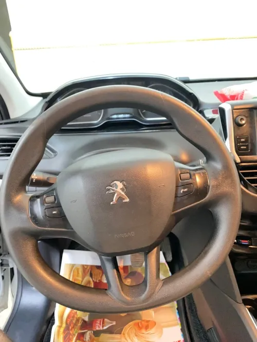 Peugeot 208 2016 Access Facelift